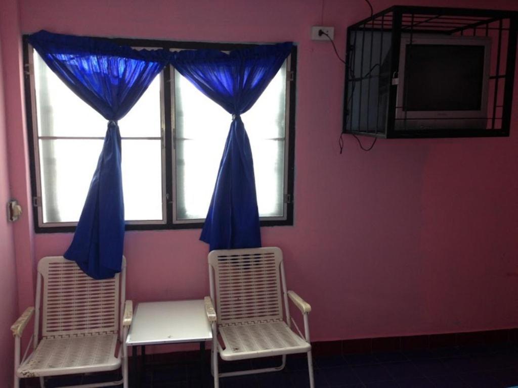 Nora Guesthouse Chumphon Habitación foto